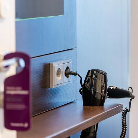 فندق Acomhotel 3*